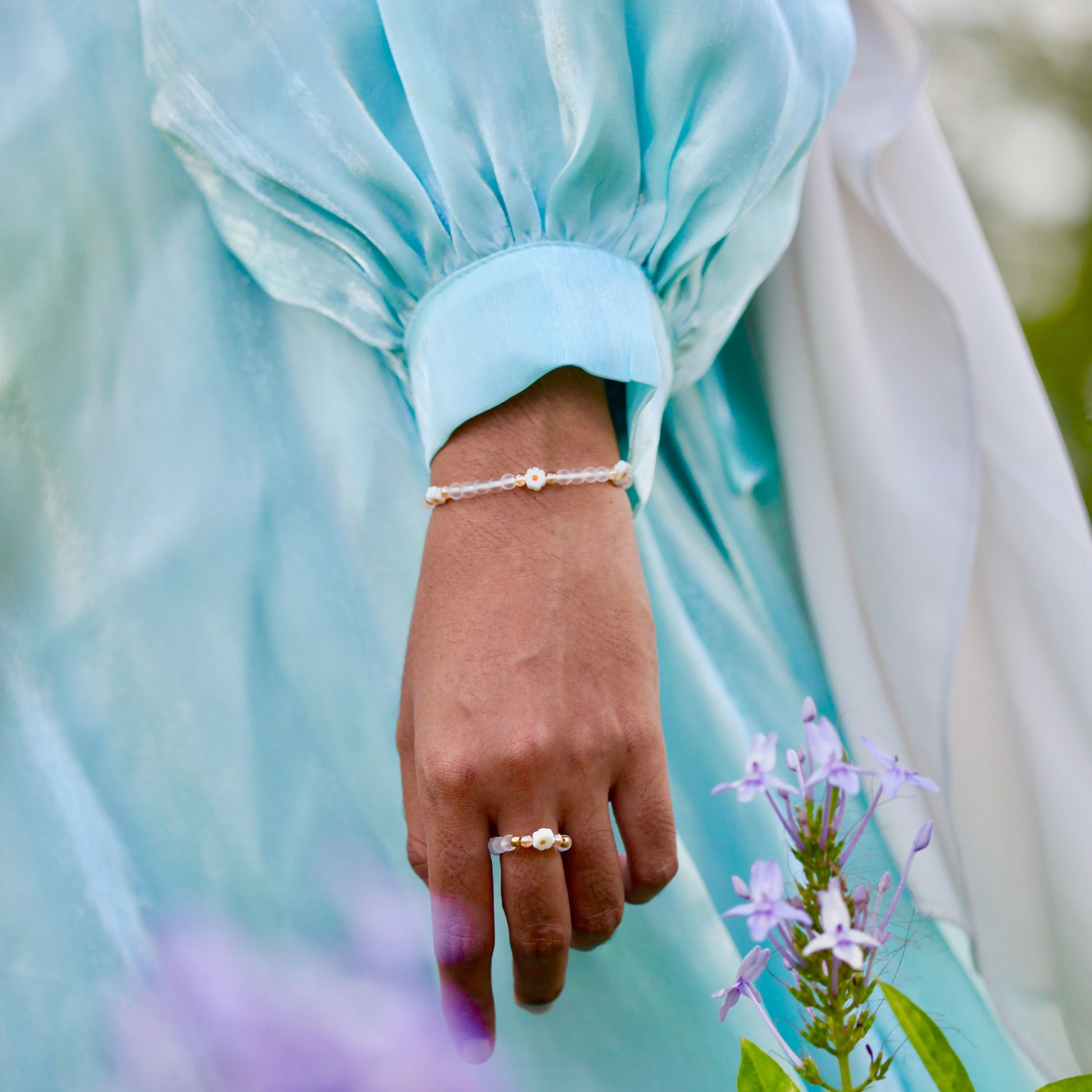 Daisy Dainties bracelet by Dreamers’ Side with frosted agate beads and daisy details, a delicate pastel modest jewellery piece for everyday wear